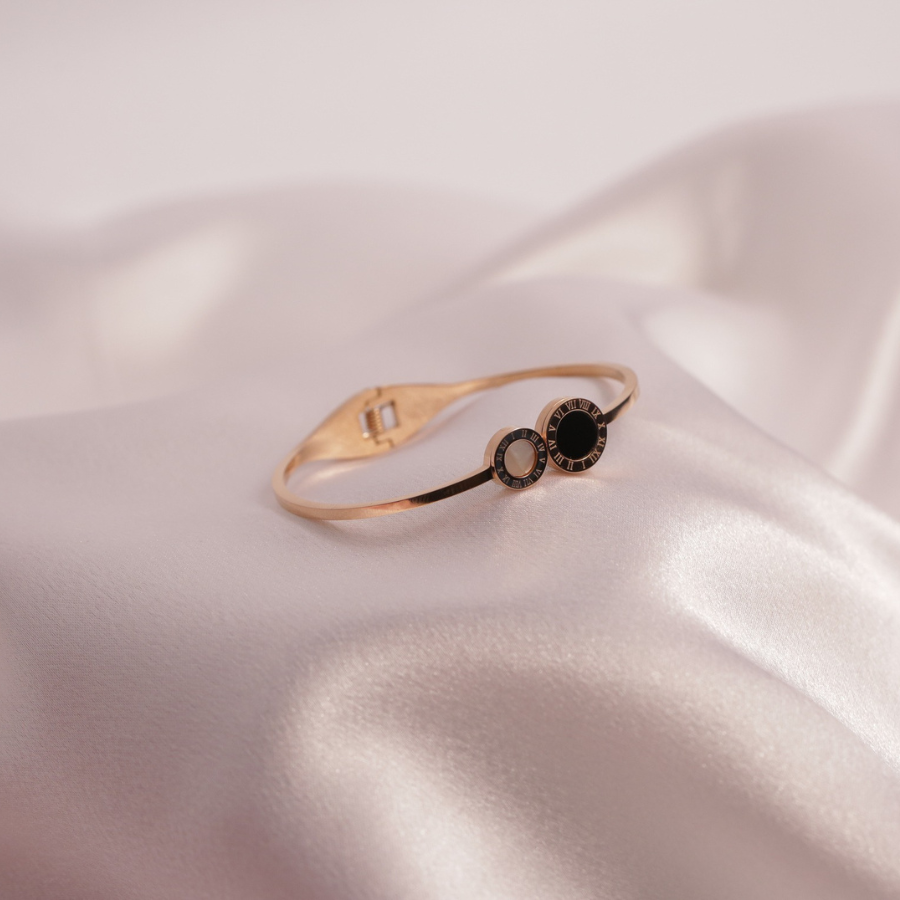 Minimalist Dual-Tone Circle Bracelet