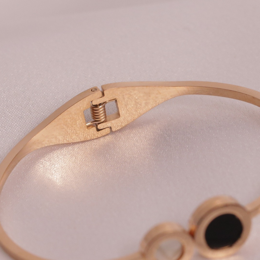 Minimalist Dual-Tone Circle Bracelet