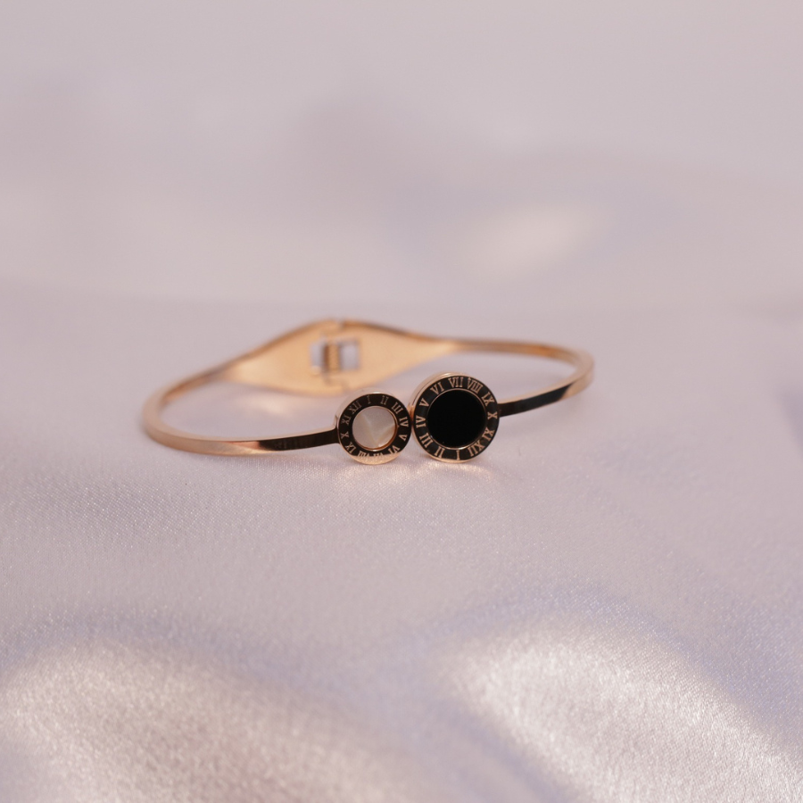 Minimalist Dual-Tone Circle Bracelet