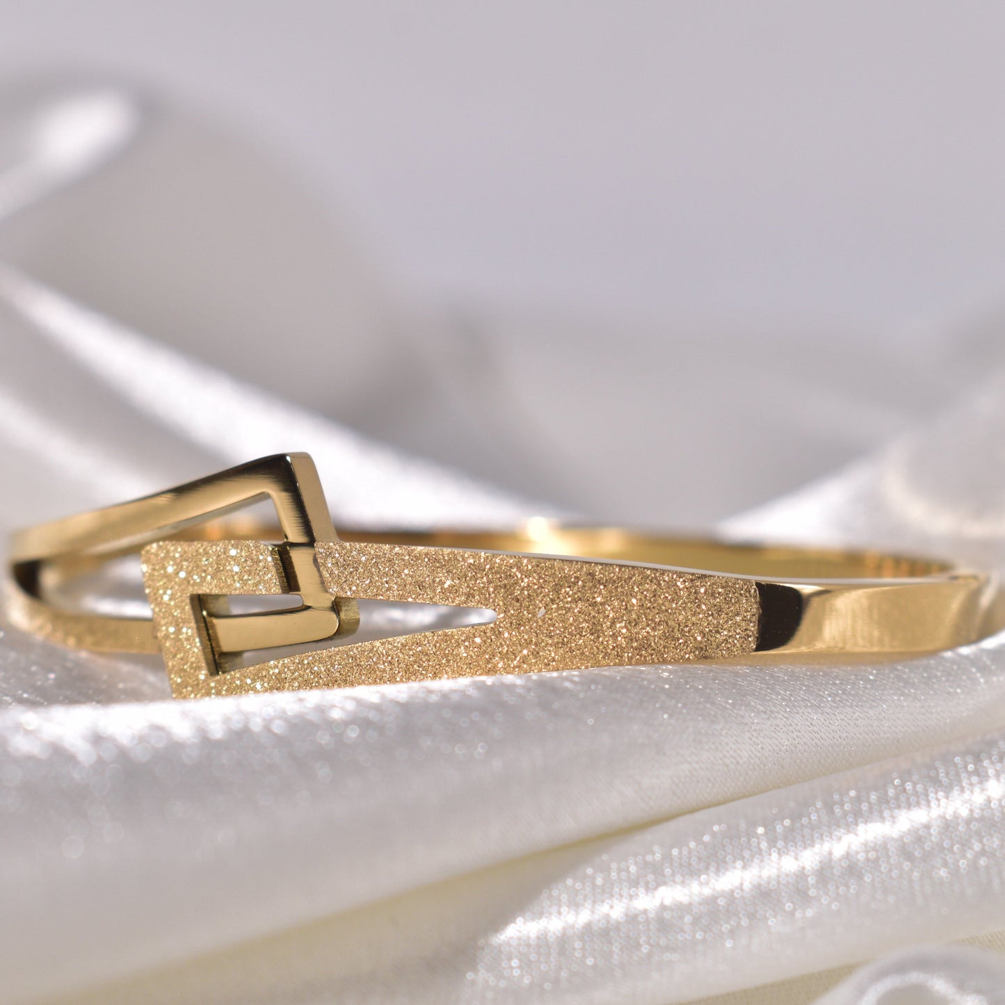 Elegant Gold-Plated Geometric Bracelet
