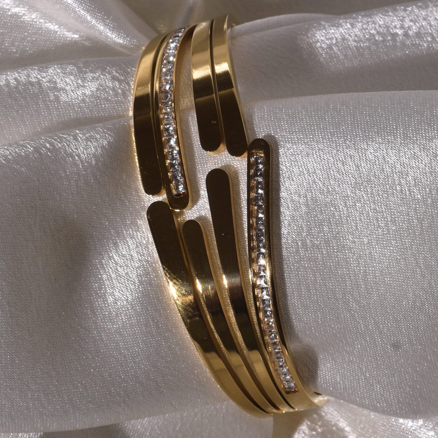 Elegant Bracelet with Gold Bangle