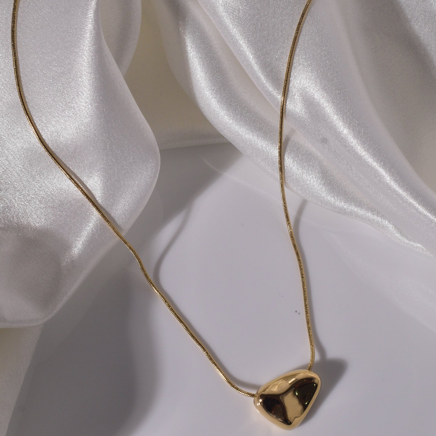 Minimalist Smooth Pebble Pendant Necklace