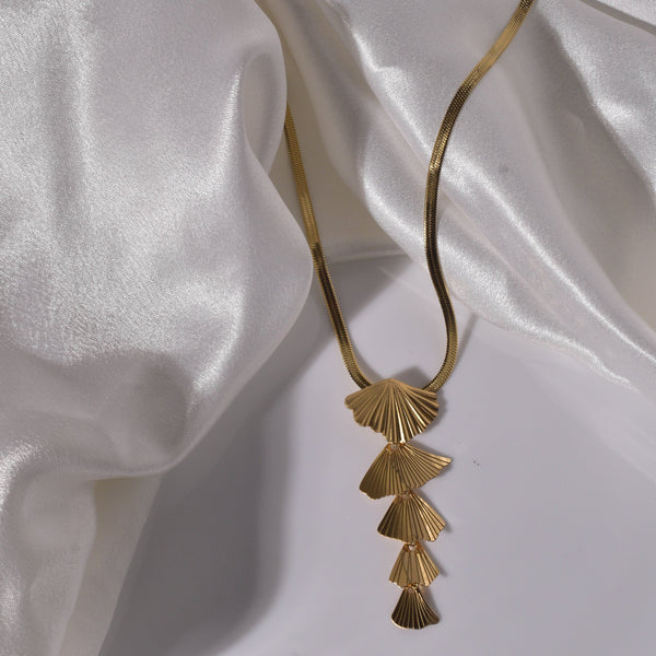 Elegant Fan Pendant Necklace with Cascading Design