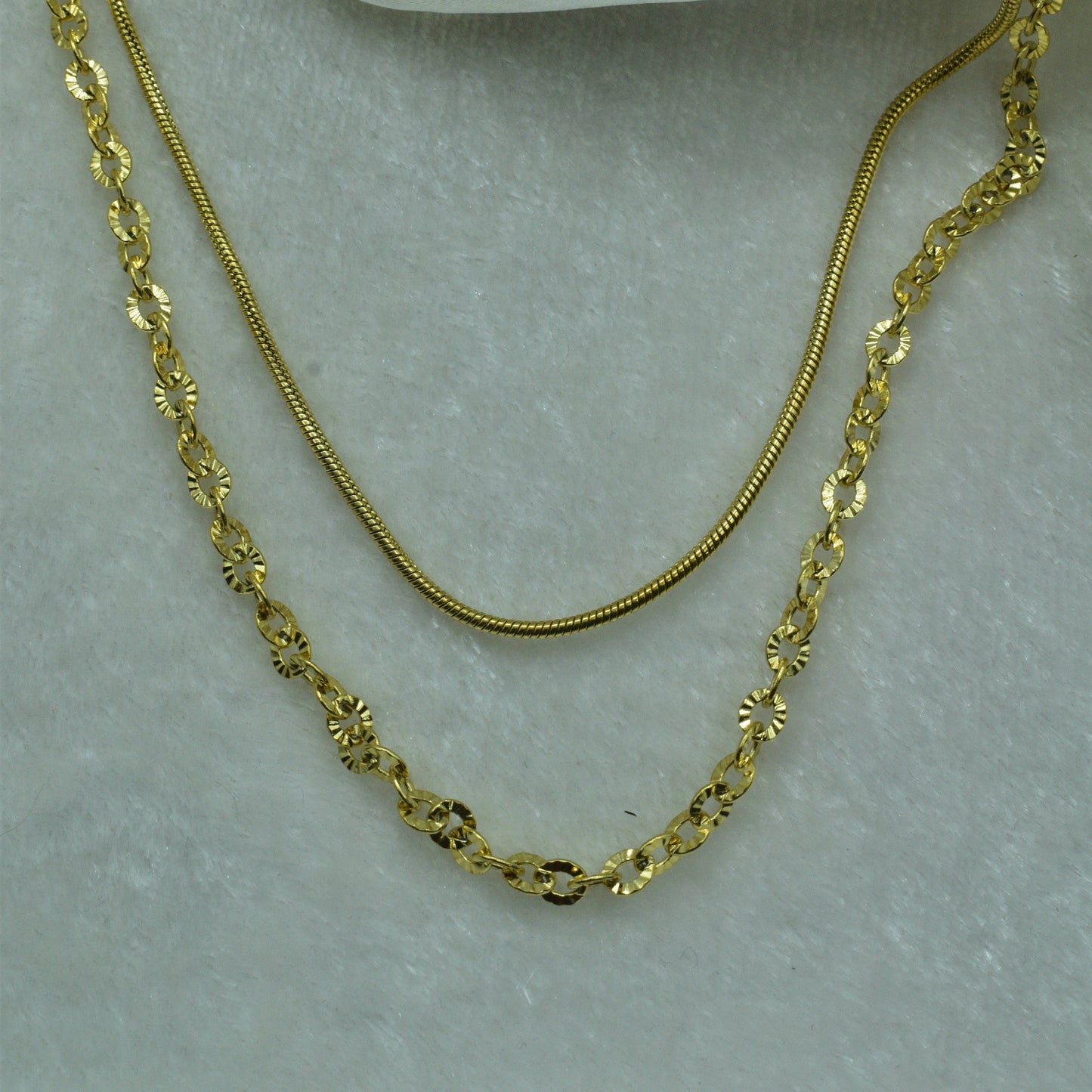 Gold Chain Necklace with Two Layers: Stylish and Adaptable