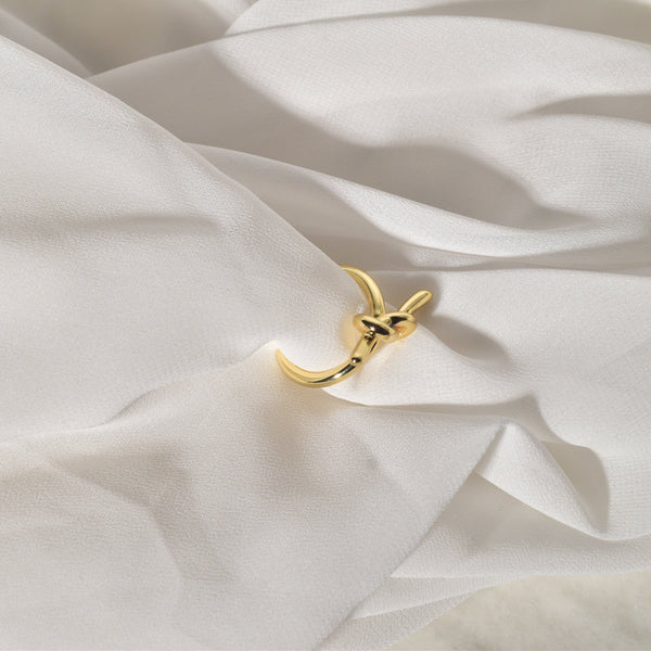 Knotted Gold Adjustable Ring: Classic & Stylish
