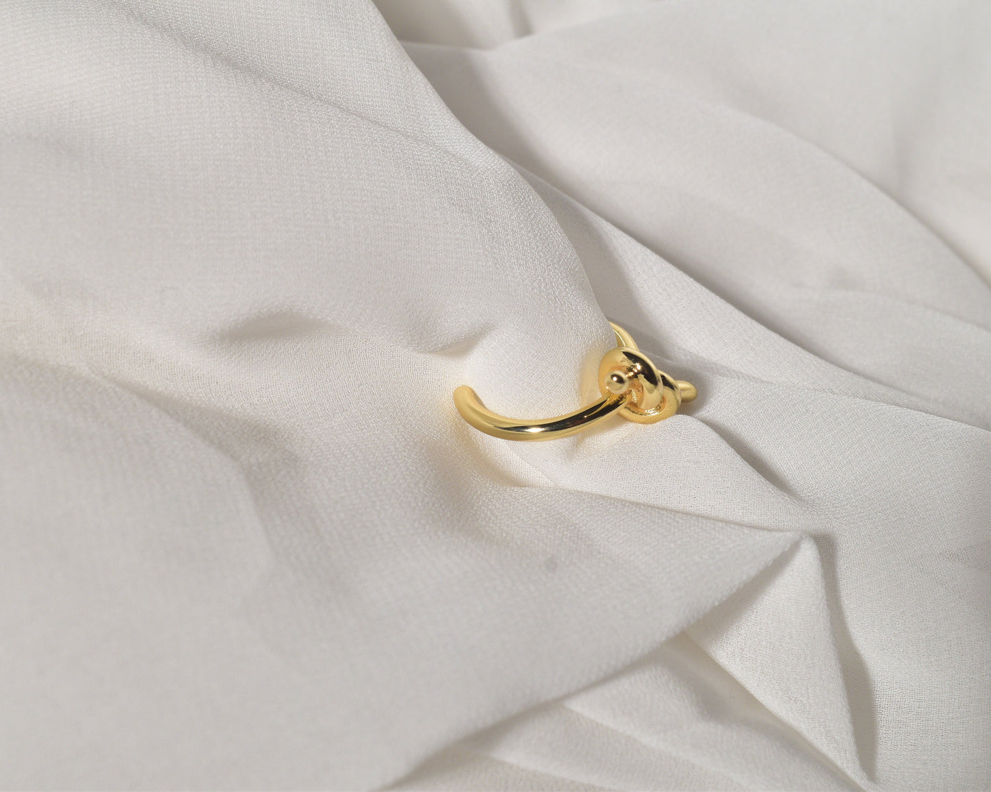 Knotted Gold Adjustable Ring: Classic & Stylish