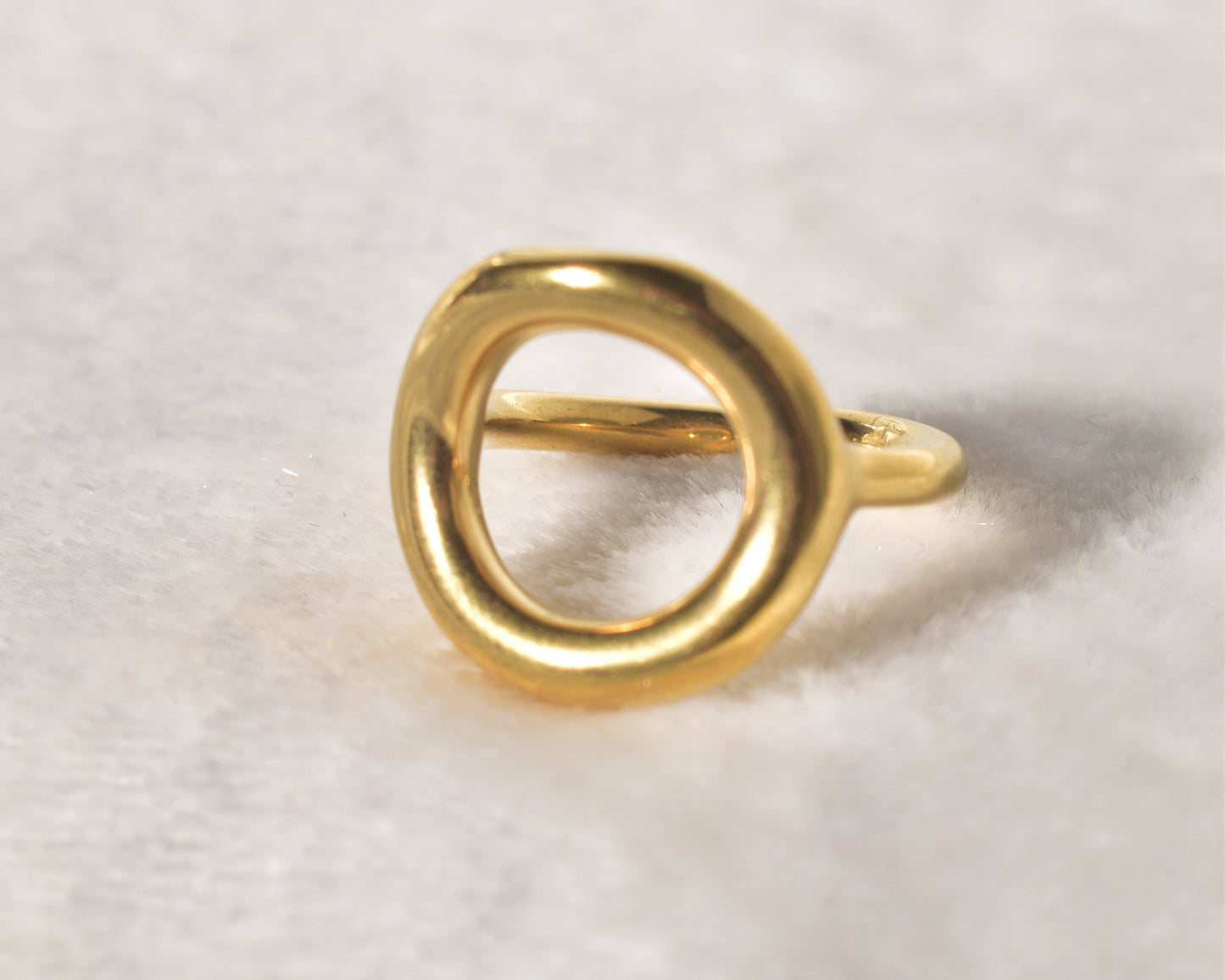 The Gold Ring with an Organic Loop: Effortless Style