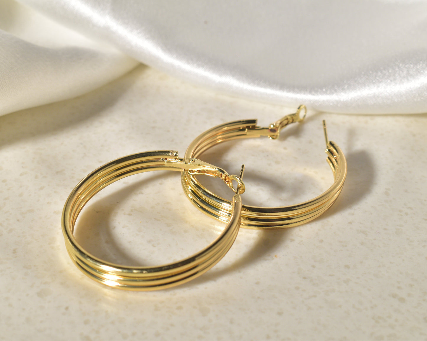 Timeless Bold Hoop Earrings: A Reimagining of Classic Elegance