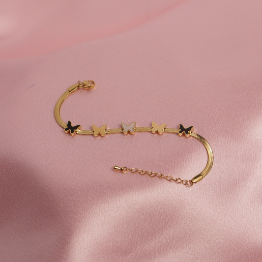 Bracelet mit goldenem Schmetterlingsketten-Motiv