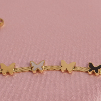 Bracelet mit goldenem Schmetterlingsketten-Motiv