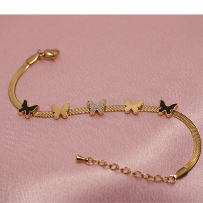 Bracelet mit goldenem Schmetterlingsketten-Motiv