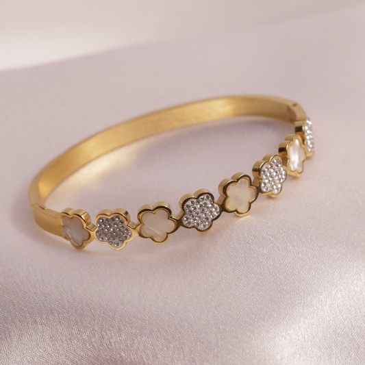 Golden Clover Elegance Bangle