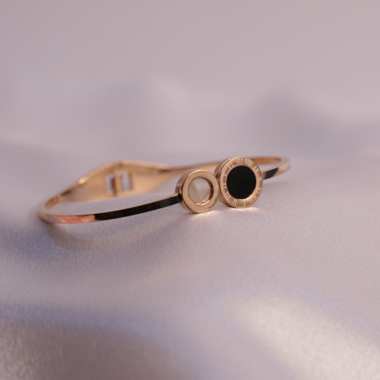 Minimalist Dual-Tone Circle Bracelet