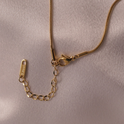 Gold Chain Bracelet with Flowers