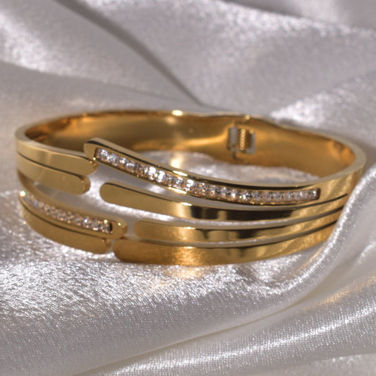 Elegant Bracelet with Gold Bangle