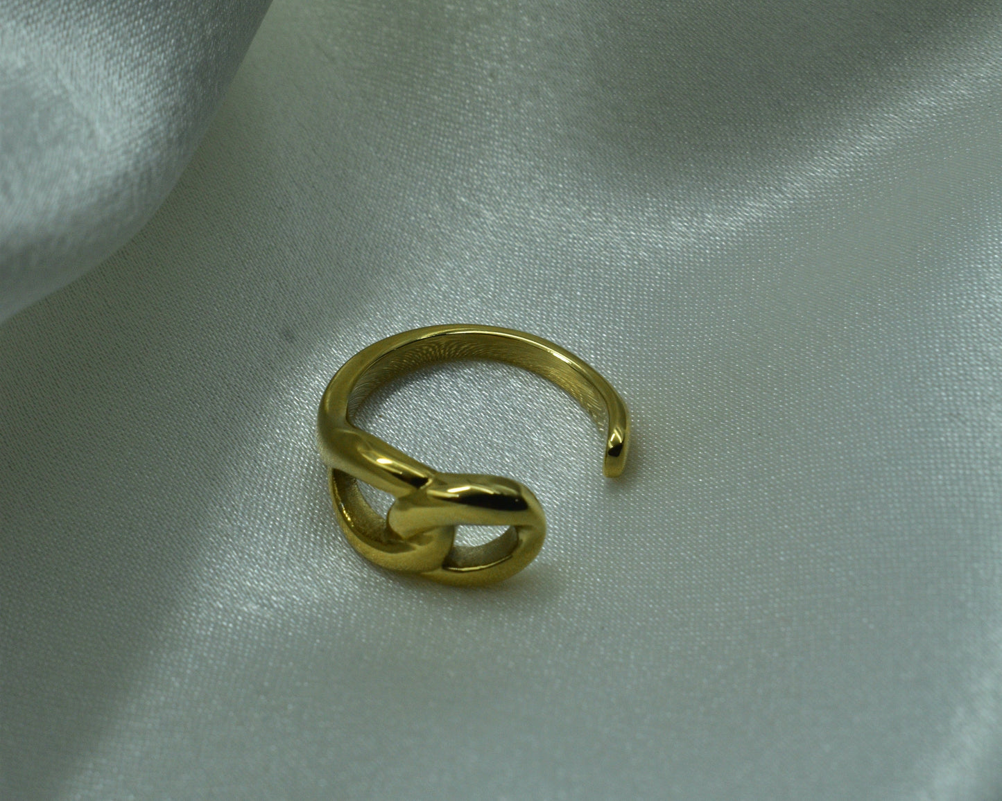 Adjustable Gold Ring with Twist Knot: Waterproof and Tarnish-Free