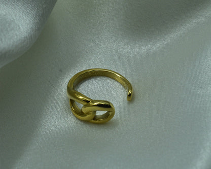 Adjustable Gold Ring with Twist Knot: Waterproof and Tarnish-Free