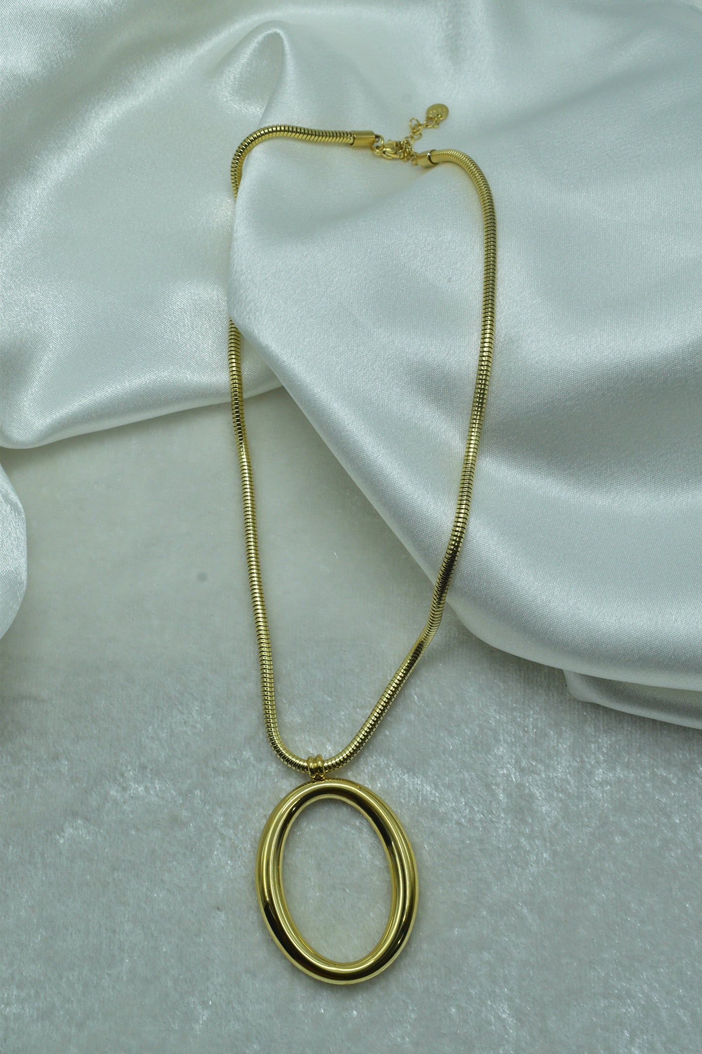 Hollow Circle Pendant Necklace