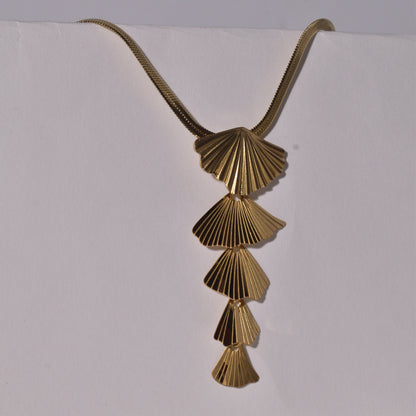 Elegant Fan Pendant Necklace with Cascading Design