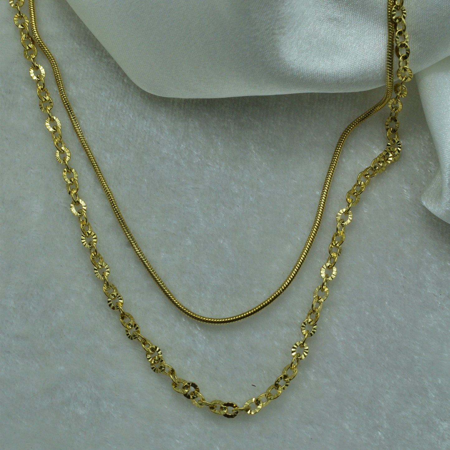 Gold Chain Necklace with Two Layers: Stylish and Adaptable