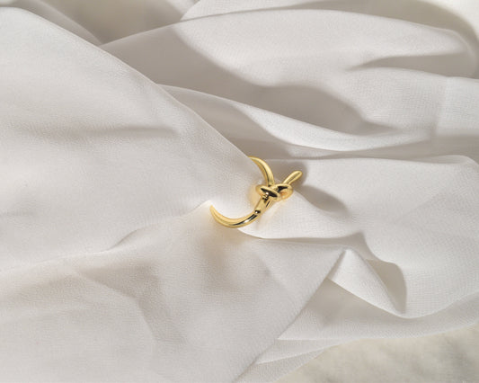 Knotted Gold Adjustable Ring: Classic & Stylish