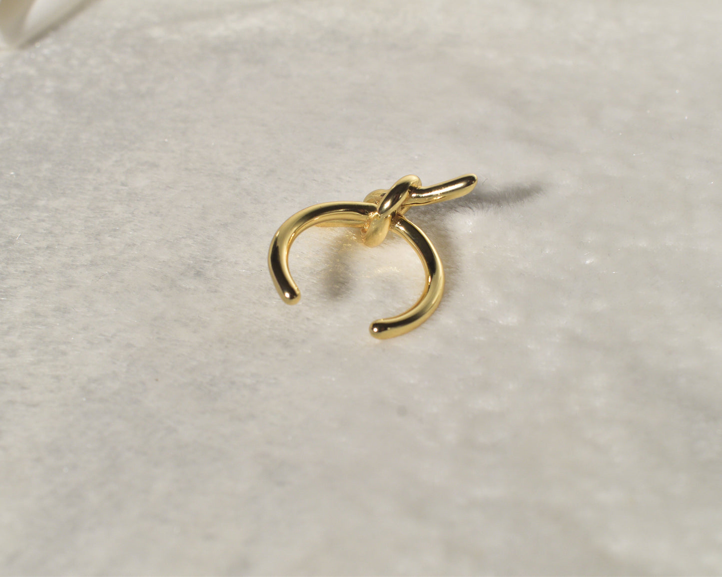Knotted Gold Adjustable Ring: Classic & Stylish