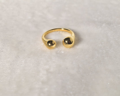 The Simple Open Ring with an Orb: Effortless Style