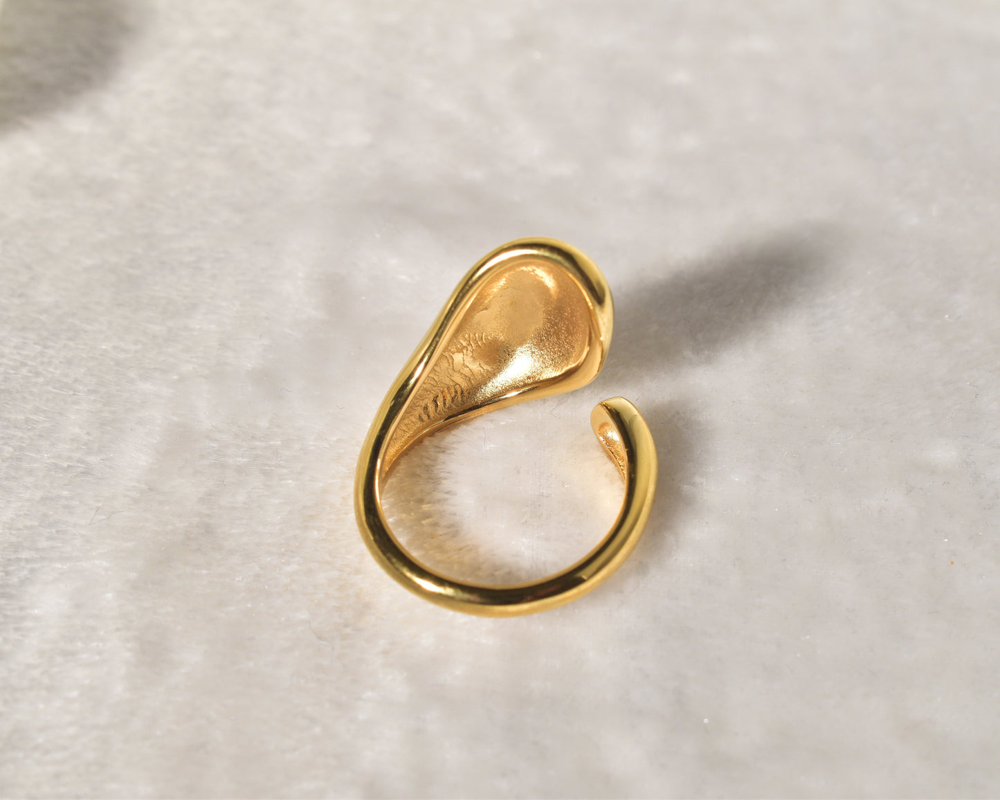 The Stylish and Contemporary Bold Curve Open Ring