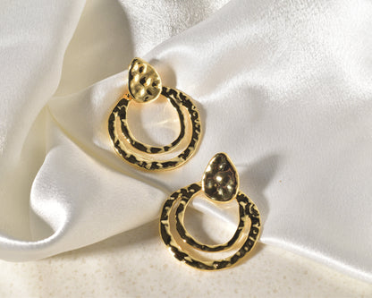 Hammered Gold Hoop Earrings – Bold & Unique
