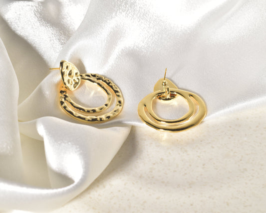 Hammered Gold Hoop Earrings – Bold & Unique
