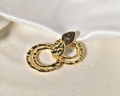 Hammered Gold Hoop Earrings – Bold & Unique